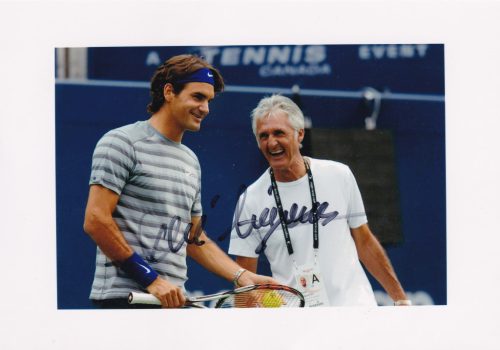 Signed photo by José Higueras 13x18 cm