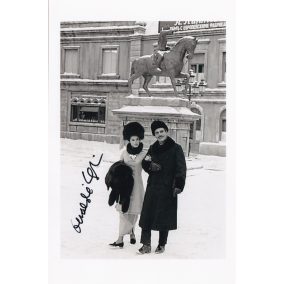 Signed photo by Geraldine Chaplin 10x15 cm Signed photo by Geraldine Chaplin 10x15 cm