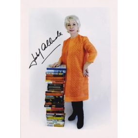 Signed photo by Isabel Allende 10x15 cm Signed photo by Isabel Allende 10x15 cm