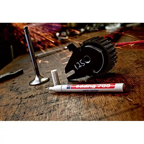 Lakkmarker Edding 780 fehér