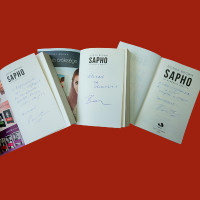 Aláírt könyvek és fotók